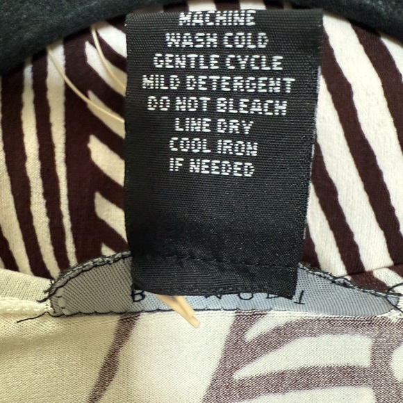 B. Smart Leaf Print Midi Dress - Picture 3 of 7